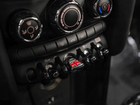 Used 2020 MINI Cooper S image 19