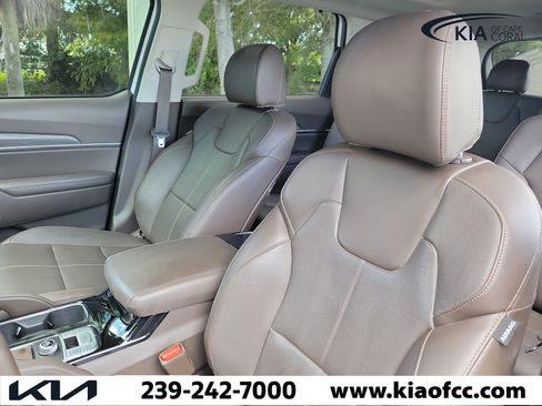 Used 2022 Kia Telluride SX w/ Towing Package FWD image 24