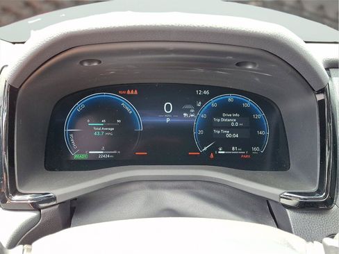 Used 2025 Toyota Camry XSE AWD/4WD image 18