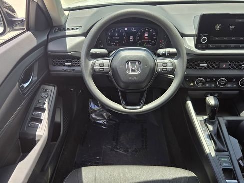 Certified 2025 Honda Accord SE image 11