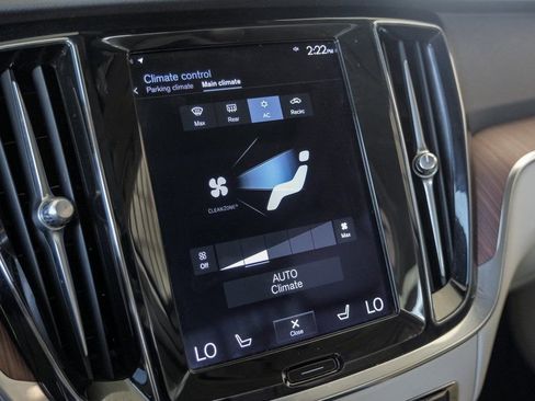 Used 2021 Volvo S60 T5 Momentum image 31