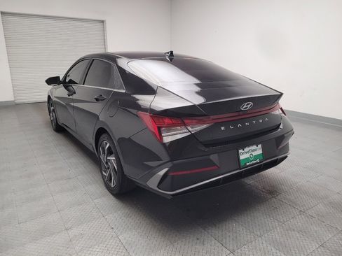 Used 2025 Hyundai Elantra SEL FWD image 5