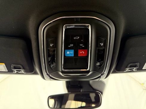 Used 2023 Jeep Grand Cherokee Altitude image 39