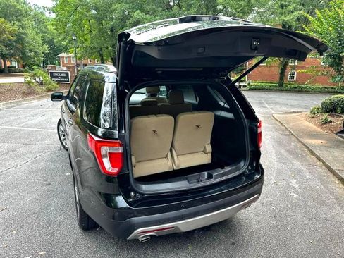 Used 2017 Ford Explorer Limited image 12