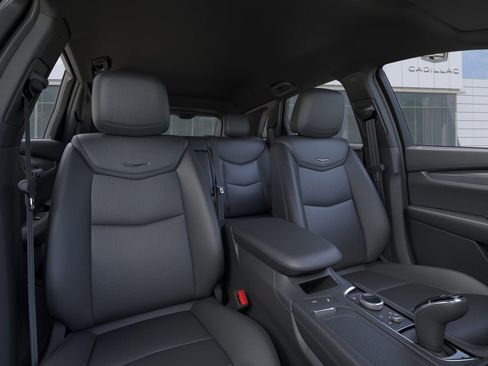 New 2025 Cadillac XT5 Luxury image 16