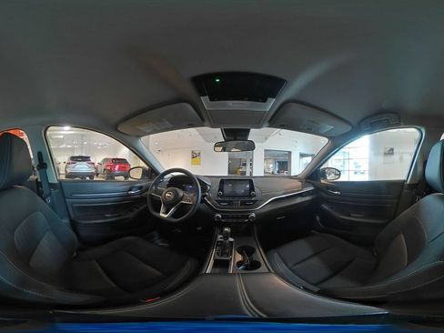 Used 2025 Nissan Altima 2.5 SV FWD image 36