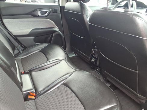 Used 2022 Jeep Compass Latitude w/ Sun and Sound Group image 18