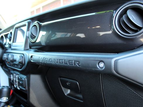 Used 2020 Jeep Wrangler Unlimited Sport image 17