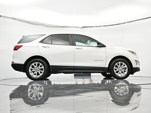 Used 2020 Chevrolet Equinox LS w/ LS Convenience Package image 45