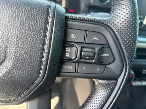 Used 2026 Toyota Tacoma SR5 AWD/4WD image 18