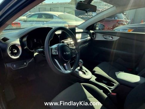 Used 2023 Kia Forte LX FWD image 6