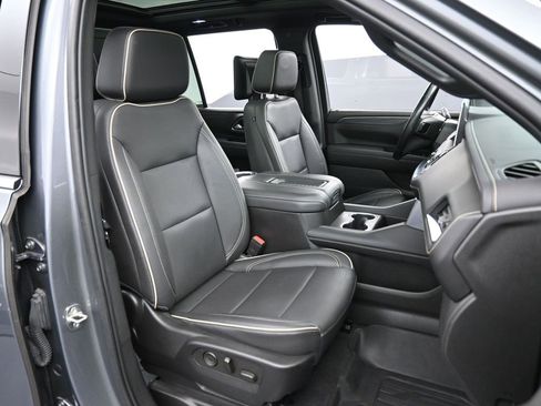 Used 2021 GMC Yukon SLT w/ SLT Premium Package image 33