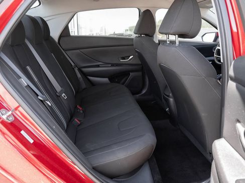 Used 2024 Hyundai Elantra SEL FWD image 38