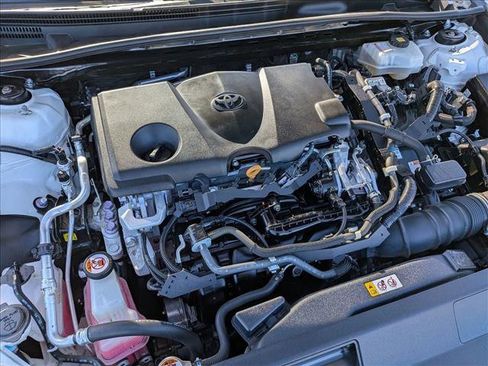 Used 2020 Toyota Camry LE image 21