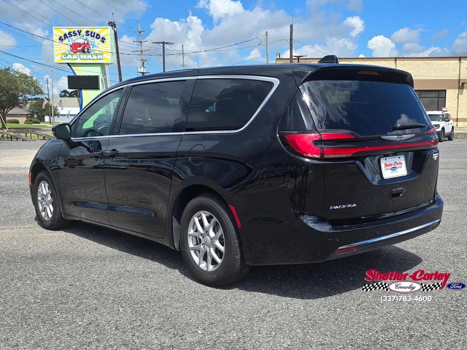 Used 2026 Chrysler Pacifica Select FWD image 3