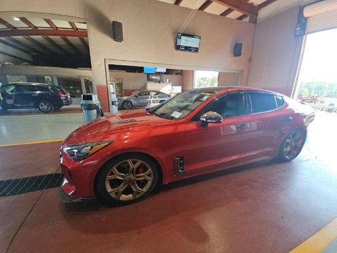 Used 2021 Kia Stinger GT2 RWD image 5