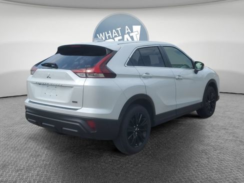 Used 2024 Mitsubishi Eclipse Cross LE AWD/4WD image 3