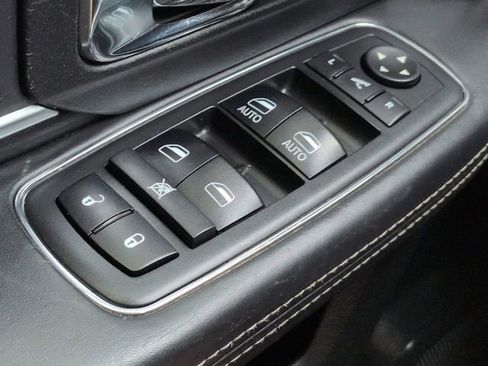 Used 2018 RAM 1500 Limited image 32