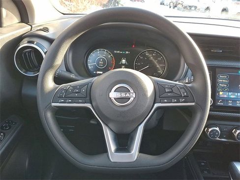 Used 2023 Nissan Kicks SV image 16