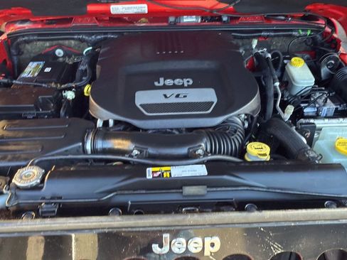 Used 2016 Jeep Wrangler Unlimited Sahara w/ Max Tow Package image 22