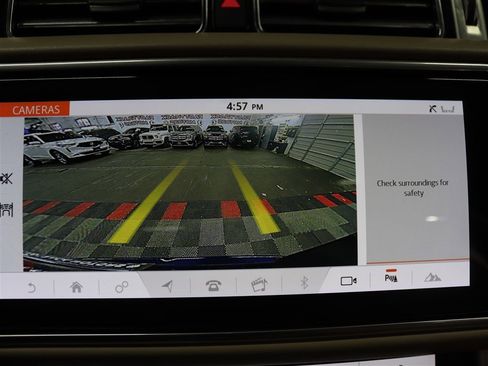 Used 2020 Land Rover Range Rover HSE image 25