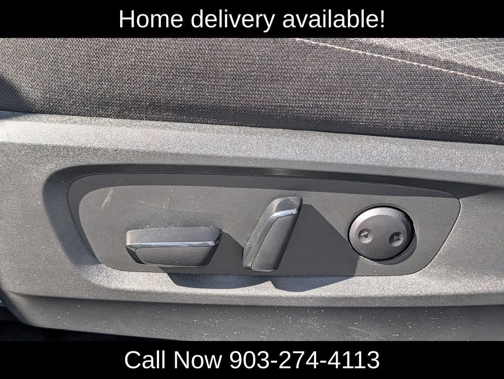 Used 2026 Nissan Pathfinder SV FWD image 27