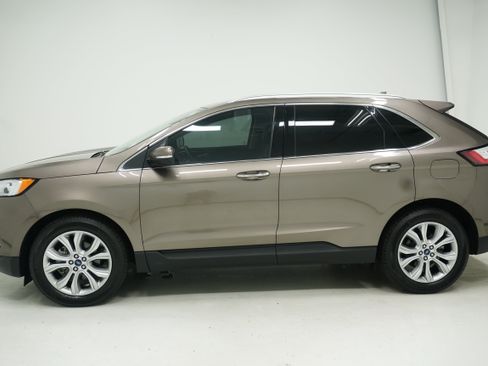 Used 2019 Ford Edge Titanium FWD image 7