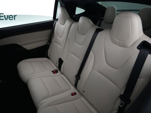 Used 2023 Tesla Model X image 24