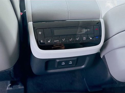 New 2027 INFINITI QX60 Luxe w/ Family Package FWD image 17