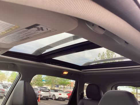 Used 2016 Nissan Rogue SL w/ SL Premium Package image 8