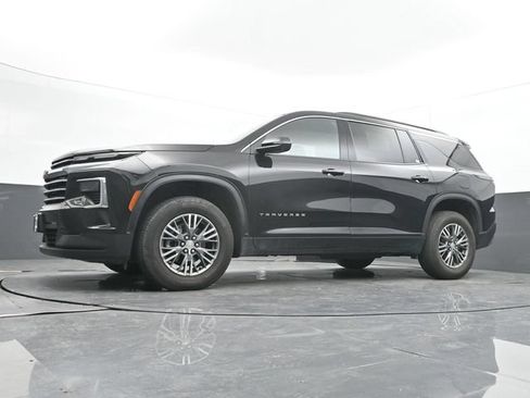 Used 2024 Chevrolet Traverse LT FWD image 50