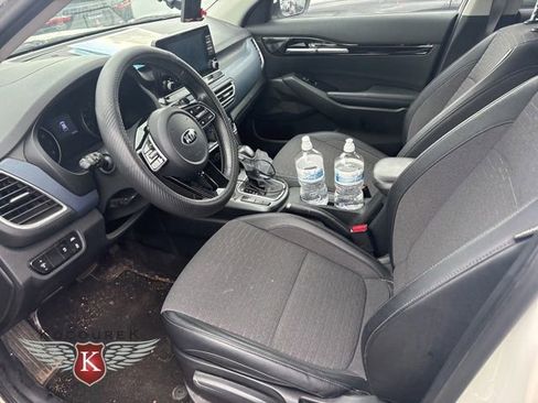 Used 2021 Kia Seltos S AWD/4WD image 3