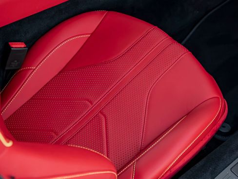 Used 2026 Aston Martin V8 Vantage Coupe image 23