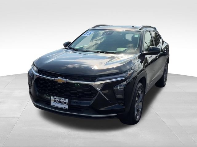 Used 2025 Chevrolet Trax LT w/ LT Convenience Package FWD image 2