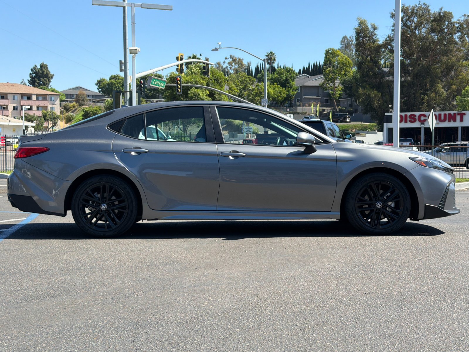 Used 2026 Toyota Camry SE FWD image 6