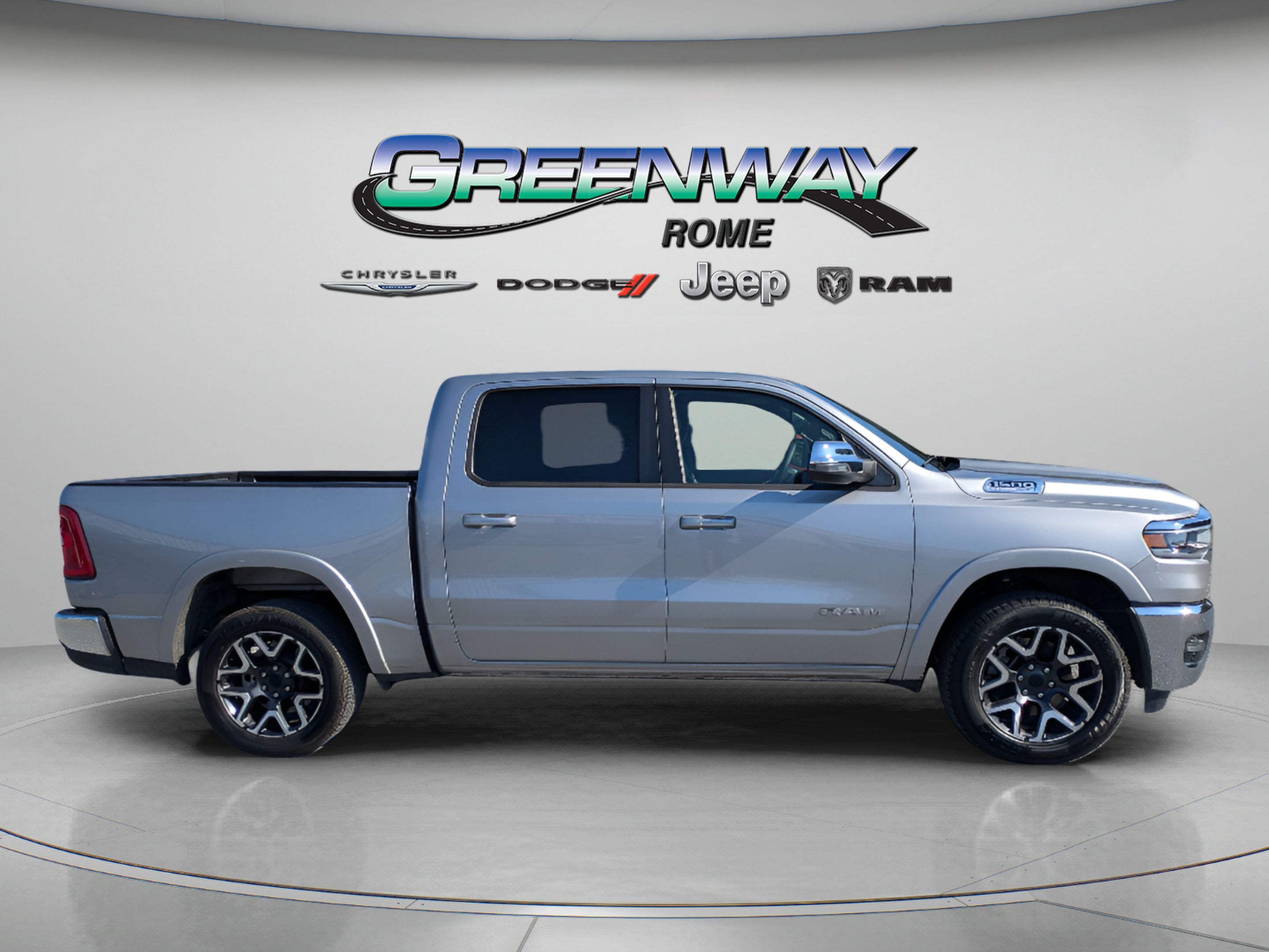 Used 2026 RAM 1500 Laramie AWD/4WD image 8
