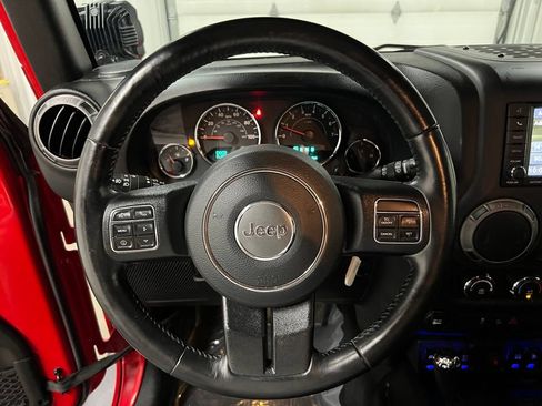 Used 2018 Jeep Wrangler Unlimited Sport w/ Connectivity Group AWD/4WD image 17