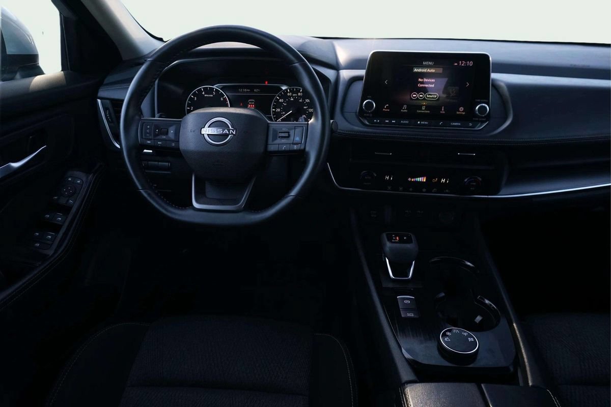 Used 2025 Nissan Rogue SV AWD/4WD image 21