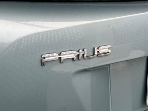 Used 2016 Toyota Prius Three Touring image 7