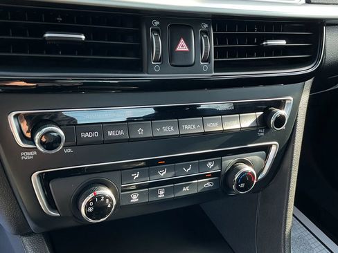 Used 2020 Kia Optima LX image 26