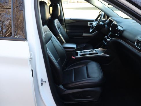 Used 2021 Ford Explorer Limited w/ Hybrid Equipment Group 310A image 24
