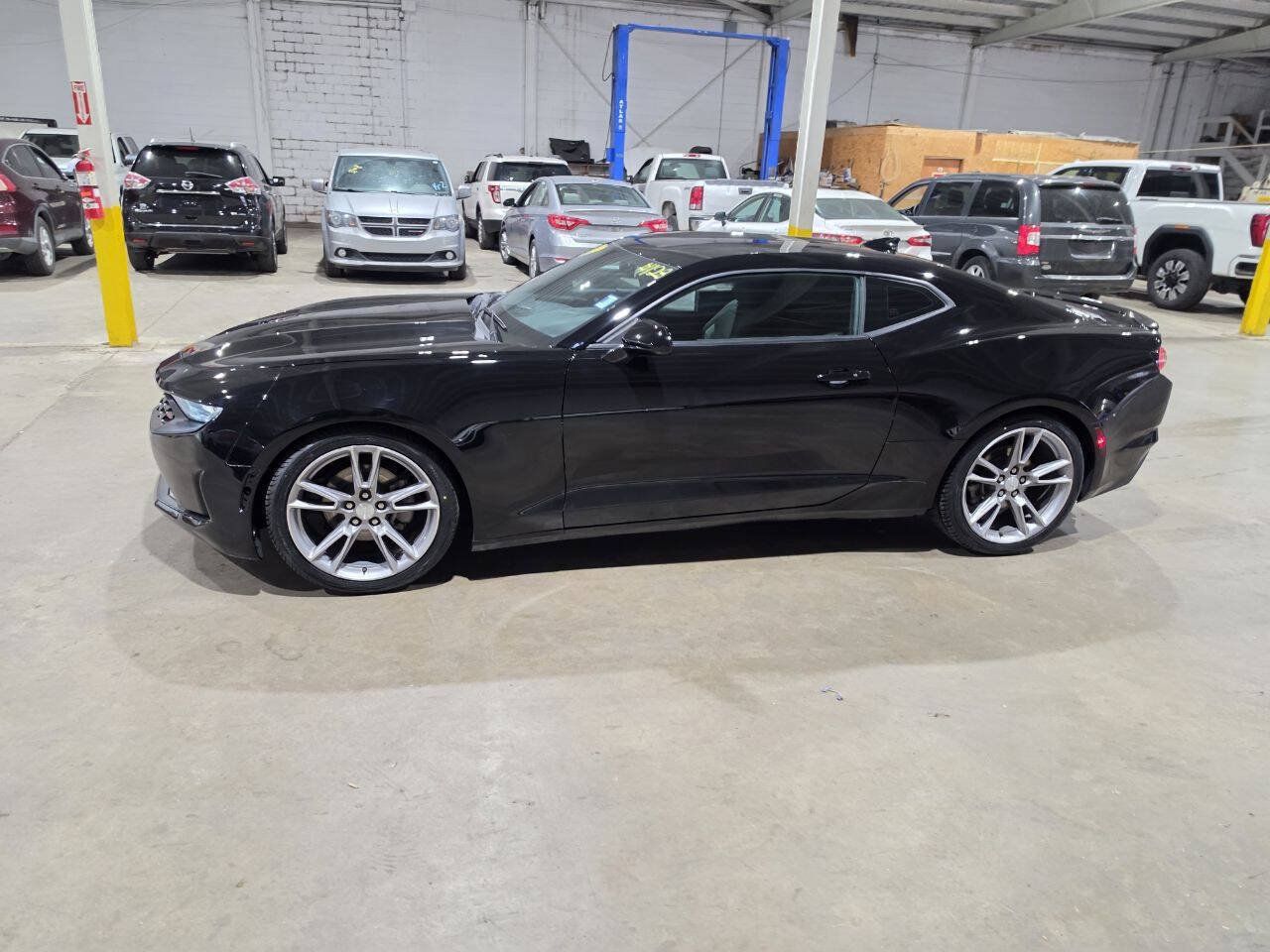 Used 2021 Chevrolet Camaro LT w/ RS Package RWD image 4
