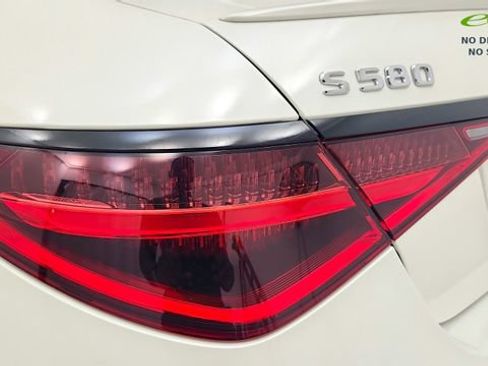 Used 2023 Mercedes-Benz S 580 4MATIC Sedan w/ AMG Line image 27