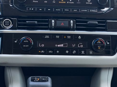 Used 2023 Nissan Pathfinder SL FWD image 4