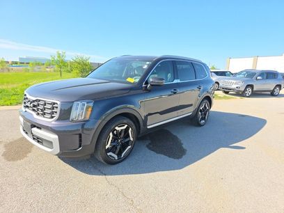 Used 2025 Kia Telluride S
