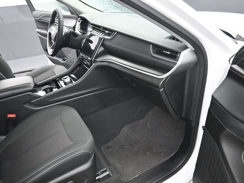 Used 2023 Jeep Grand Cherokee Laredo w/ Trailer Tow Prep Group (B) image 17