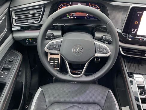 New 2026 Volkswagen Atlas Peak Edition image 5