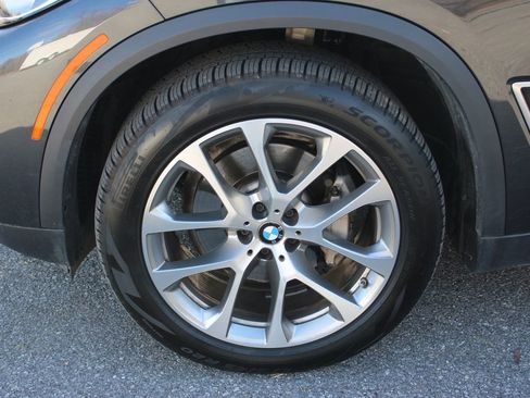 Used 2023 BMW X5 xDrive40i w/ Premium Package image 34