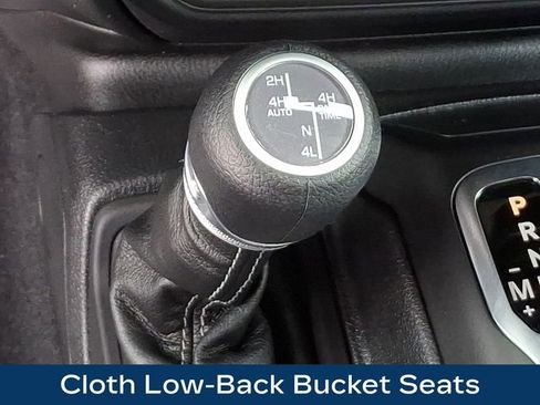 Used 2025 Jeep Wrangler Unlimited Sahara image 27