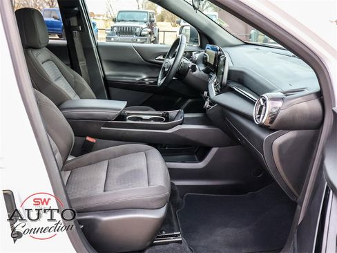 Used 2025 Chevrolet Equinox LT image 12